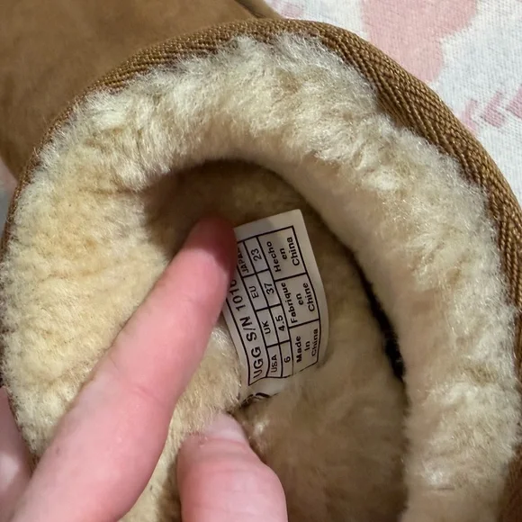 UGG Women's Classic II Chestnut Suede Shearling Mid-Calf Boots - Picture 3 of 7